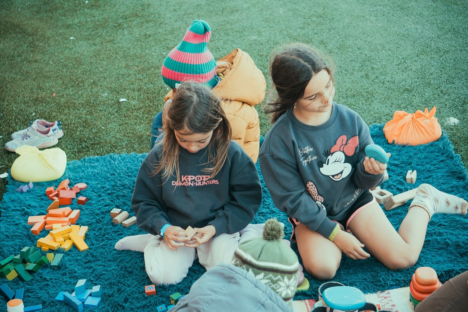 Zona infantil — a cargo de la asociación Creando Raíces.